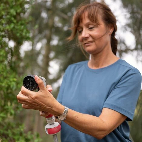 Dévidoir Mural 30m, Enrouleur Automatique Et Support Mural Pivotant à 180º, Buse De Tuyau à 9 Positions - Greencut MNG300 4 Dévidoir Mural 30m, Enrouleur Automatique Et Support Mural Pivotant à 180º, Buse De Tuyau à 9 Positions - Greencut MNG300 – Image 2