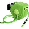 Outsunny Dévidoir Mural Enrouleur Automatique Pivotant 180° Tuyau 20 + 2 M Avec Lance Arrosage Support Mural Intégré Vert - Vert -Tuyau d'arrosage Soldes 19842675 1