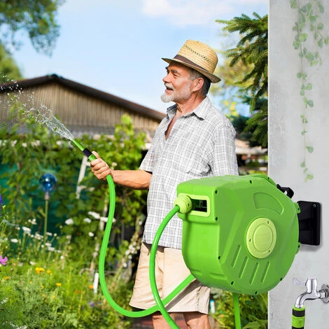 Outsunny Dévidoir Mural Enrouleur Automatique Pivotant 180° Tuyau 20 + 2 M Avec Lance Arrosage Support Mural Intégré Vert - Vert 4 Outsunny Dévidoir Mural Enrouleur Automatique Pivotant 180° Tuyau 20 + 2 M Avec Lance Arrosage Support Mural Intégré Vert - Vert – Image 2
