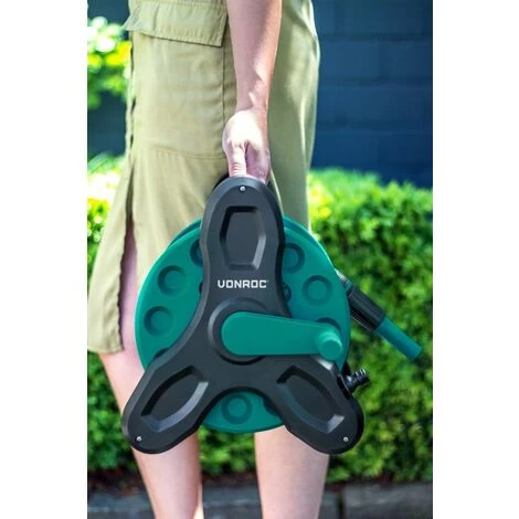VONROC Dévidoir Avec Tuyau D’arrosage De 10m – Kit De Démarrage Complet – Tuyau D’arrosage, Buse D’arrosage, Raccords De Tuyau Et Raccord De Robinet Inclus 4 VONROC Dévidoir Avec Tuyau D’arrosage De 10m – Kit De Démarrage Complet – Tuyau D’arrosage, Buse D’arrosage, Raccords De Tuyau Et Raccord De Robinet Inclus – Image 2