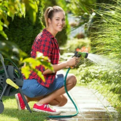 Relaxdays Chariot à Tuyau 45 M, Roulettes Pour Le Jardin & Le Balcon, Avec Roues, 76,5x44x41 Cm, Arrosage, Gris - Jaune 9 Relaxdays Chariot à Tuyau 45 M, Roulettes Pour Le Jardin & Le Balcon, Avec Roues, 76,5x44x41 Cm, Arrosage, Gris - Jaune -Tuyau d'arrosage Soldes 25128559 3