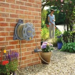 Hozelock Enrouleur Mural Pour Tuyau De 30 M Avec Tuyau De 15 M - Gris 8 Hozelock Enrouleur Mural Pour Tuyau De 30 M Avec Tuyau De 15 M - Gris -Tuyau d'arrosage Soldes 2792553 2